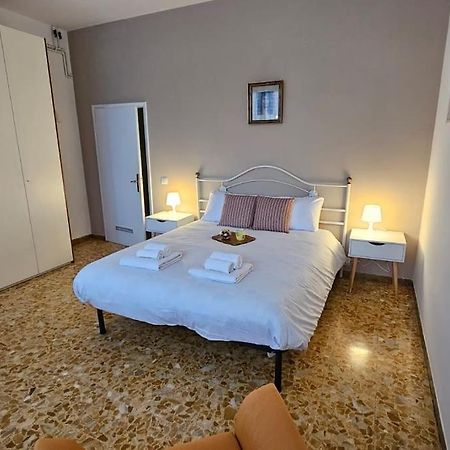 Monticelli Apt - 6 Posti Letto Florenz Exterior foto